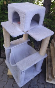 Škrabadlo pro kočky s několika odpočívadly výška cca 120 cm