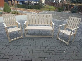 Zahradní smrkový nábytek