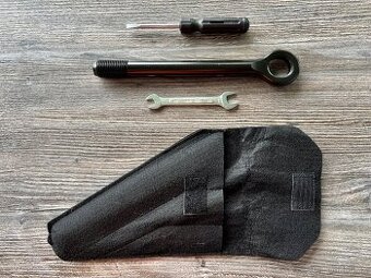 Originální sada nářadí + tažné oko + obal - Hyundai / Kia
