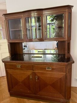 Secesní knihovna s mramorem