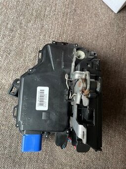 Škoda Fabia ll - mechanizmus zámku LP dveří