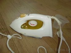 NAPAŘOVACÍ ŽEHLIČKA SOLAC P212