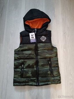 Chlapecká vesta vel.122