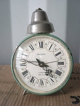 Budík Jantar USSR – funkční zelený