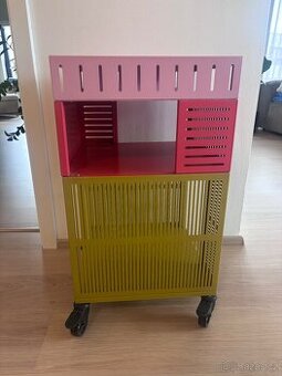 Ikea stolik na koleckach