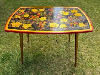 Originální vintage stolek – ručně malovaná chochloma