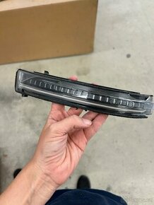 Nissan Qashqai J11 14-22 čočka indikátoru pravého zrcátka