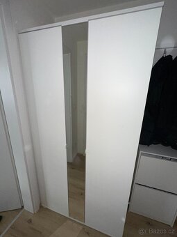 Bílá skříň IKEA