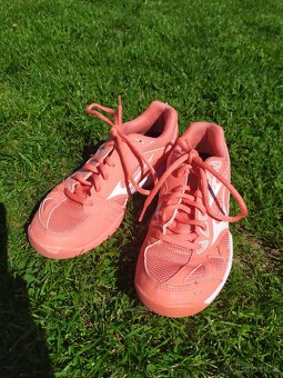 Tenisky Mizuno vel. 35