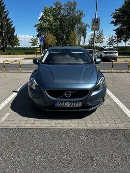 Volvo v40 1.6 diesel rok 2014