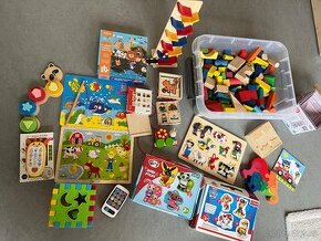 Set hraček pro 2-3 leté dítě-vkládačky,puzzle,telefony