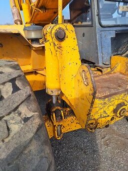 Teleskopický nakladač -manipulator JCB 525-67