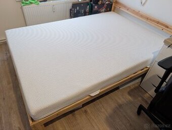 IKEA postel, pěnová matrace a rošt
