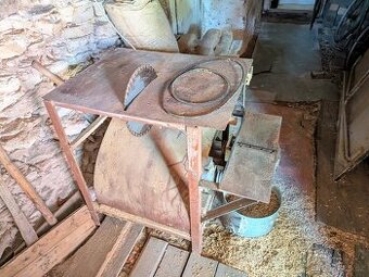 Pila s hoblovku 230V