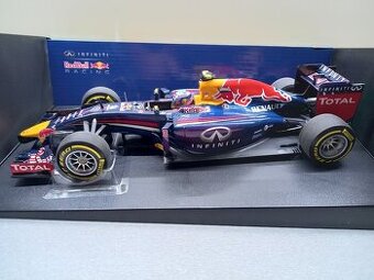 F1 INFINITI RED BULL RB10 2013 RICCIARDO MINICHAMPS 1:18