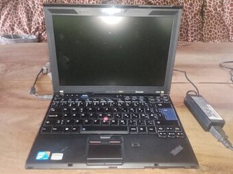 Lenovo thinkpad x201 super stav nová bát vizuálně jako nový