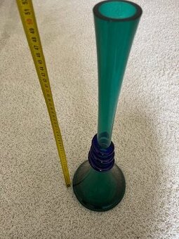 Skleněná váza zelená, výška cca. 51 cm