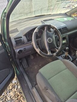 Dily Volkswagen Sharan 1.9tdi 85KW