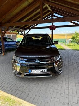 Mitsubishi Outlander PHEV 2.0 2016
