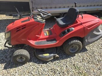 Prodám zahradní traktor Hecht pohon hydrost, moto B&S.