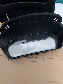 Prodám displeji(elektro budíki) BMW E70/71 (CCC/CIC)/E60