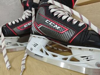 Hokejové brusle CCM jetspeed FT 370 vel. 38,5