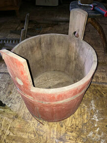 Staré selské dřevěné a proutěné věci (artefakty)