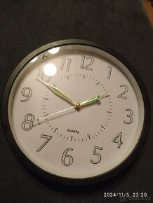 Nástěnné hodiny