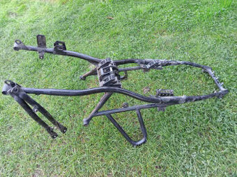 Kompletní podsedlový rám BMW 1100 GS