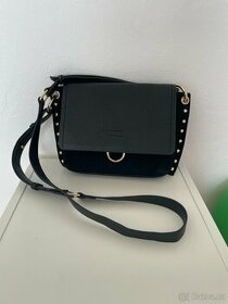 Malá černá dámská kabelka