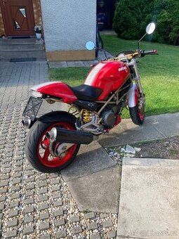 Ducati Monster 750