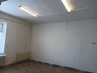 Menší sklad nebo dílna