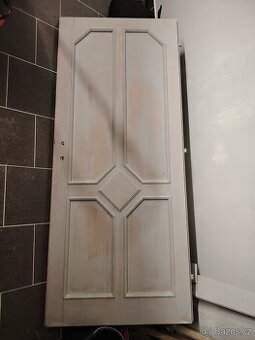 Celodřevěné dveře 80 levé.
