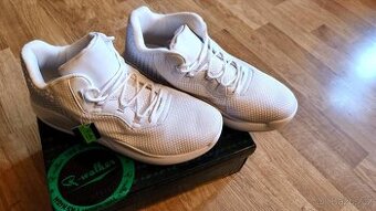 NOVÉ boty vel. 44 – bílé kotníkové tenisky, Praha