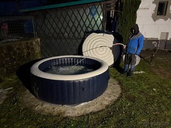 NAFUKOVACÍ VÍŘIVKA