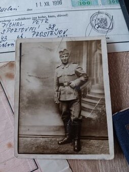 Staré vojenské fotky,pasy,dokumenty,pohlednice,věci