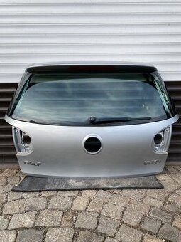 VW Golf 5 kufrové dveře LA7W