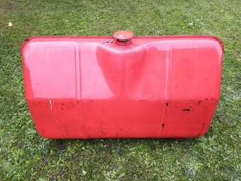 Robustní plechová nádrž na traktor 120x75 cm