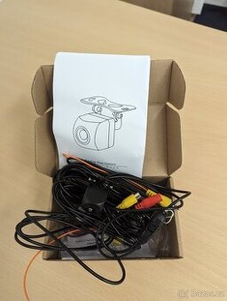 Couvací kamera do auta – univerzální, nová