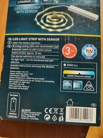 Nová nalepovací LED světla s pohybovým čidlem