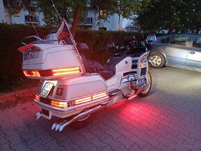 Honda Gold Wing 1500 šestiválec