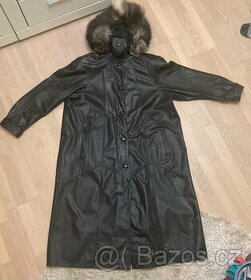 Dámský černý kabát z pravé kozí kůže