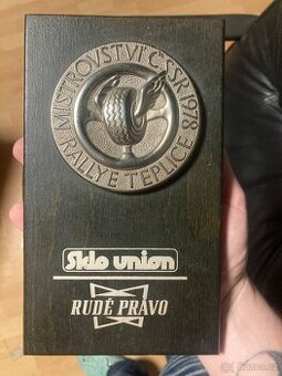 Rudé právo sklo union