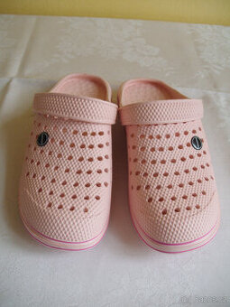 NOVÉ nazouváky crocs - vel. 41
