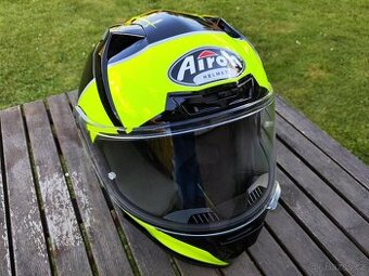 Moto helma Airoh Valor Eclipse žlutá/černá lesklá vel. XS