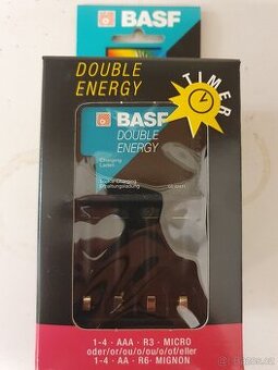 Nabíječka baterií 4 x AA / AAA, BASF