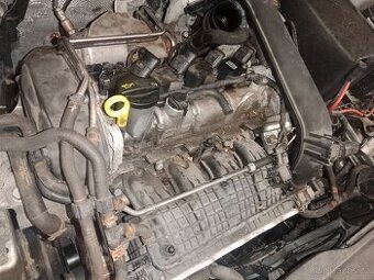 Motor 1.2 Tsi cjz 77kw dily kolem motoru