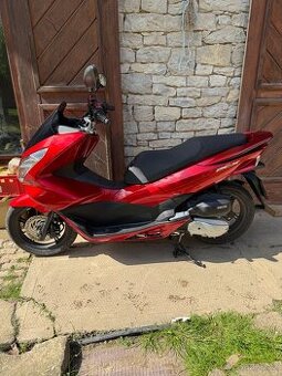 Honda PCX 125 – TOP stav, bez investic, nové pneu, STK do 20