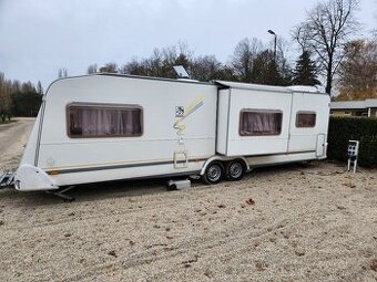 Unikátní prostorný karavan Kanus 750 s vysouvacím bokem