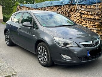 Opel astra J 1.4i 103kW/140PS Xenon naj 168xxxkm